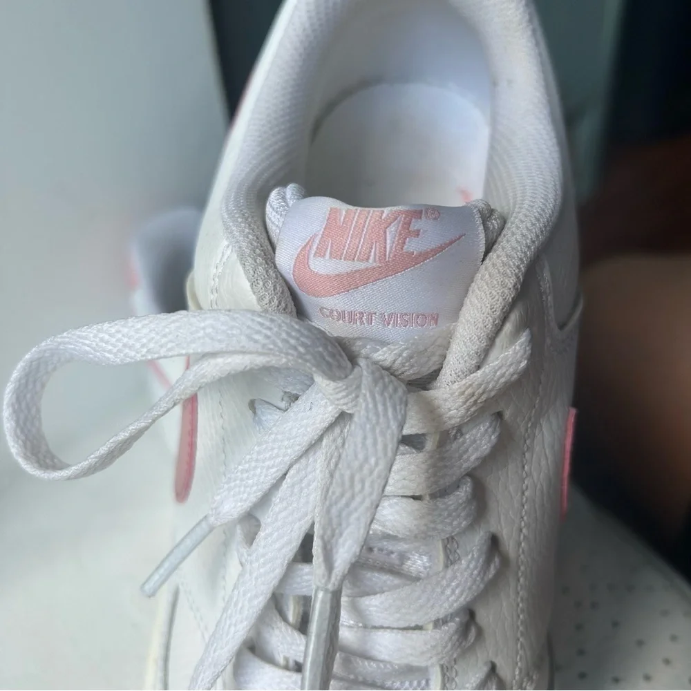 Nike Court Vision Low Next Nature Women's Size 10 White Pink Sneakers Basketball